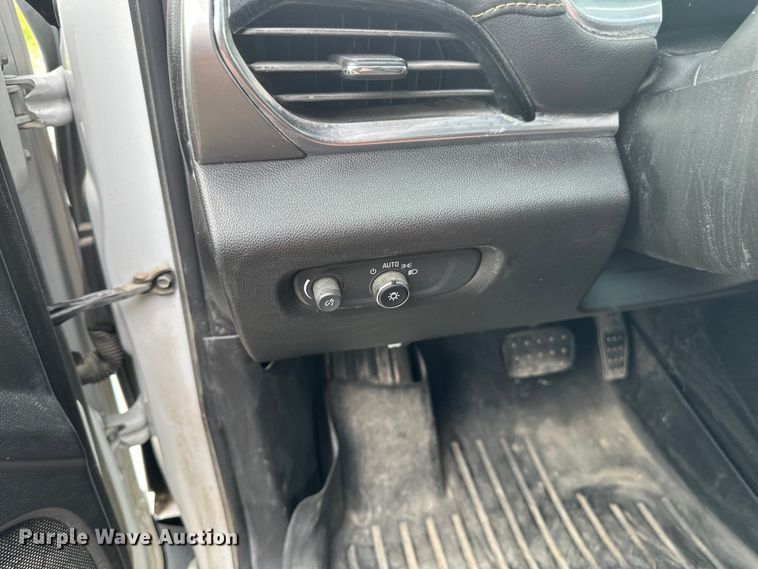 image for item EB2874 2020 Chevrolet Traverse SUV