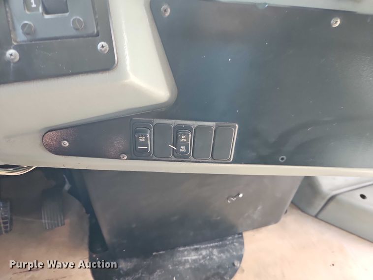 image for item EB8234 2008 Blue Bird Vision school bus