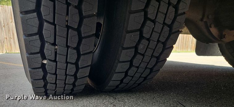 image for item EB8234 2008 Blue Bird Vision school bus