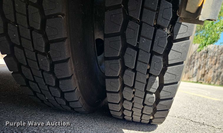 image for item EB8234 2008 Blue Bird Vision school bus