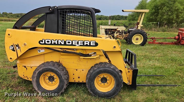image for item EB8235 1999 John Deere 270 skid steer loader