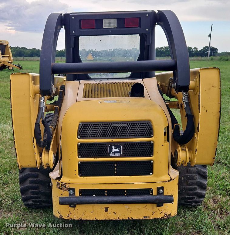 image for item EB8235 1999 John Deere 270 skid steer loader