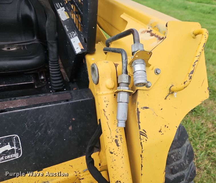 image for item EB8235 1999 John Deere 270 skid steer loader