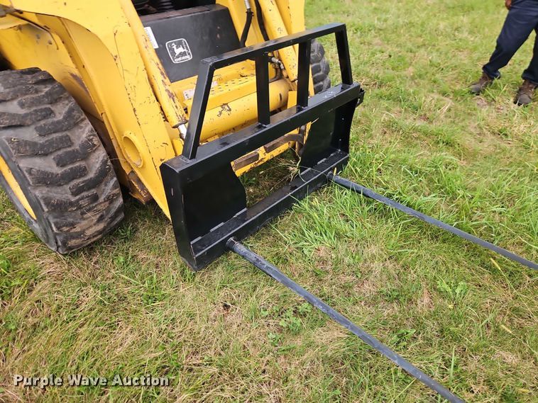 image for item EB8235 1999 John Deere 270 skid steer loader