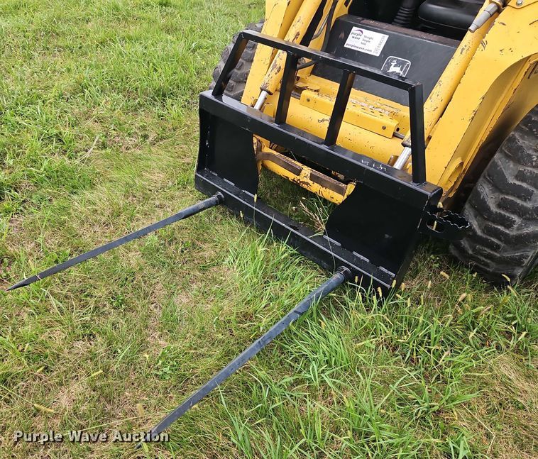 image for item EB8235 1999 John Deere 270 skid steer loader