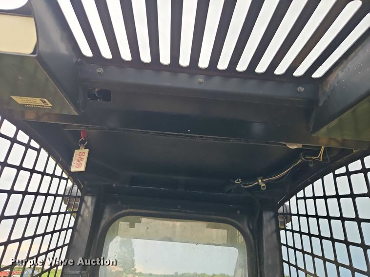 image for item EB8235 1999 John Deere 270 skid steer loader