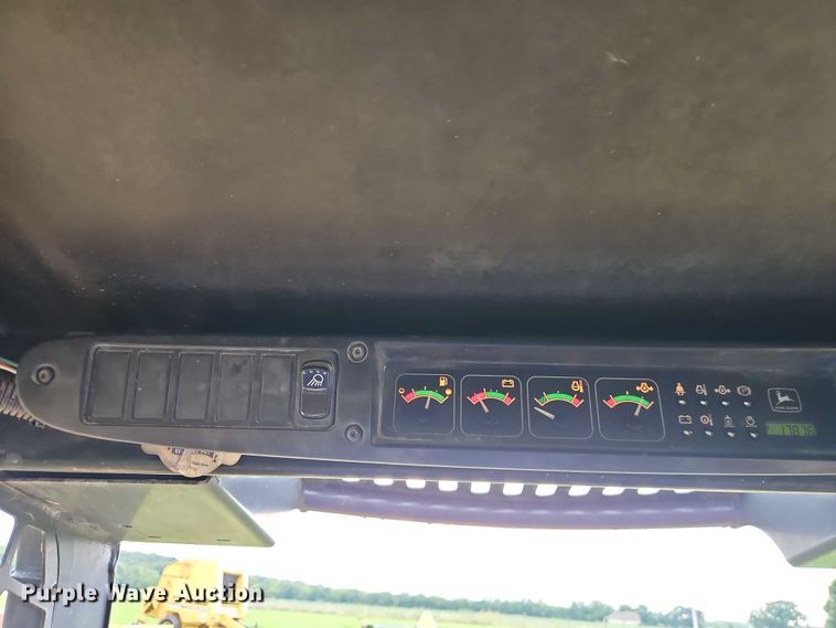 image for item EB8235 1999 John Deere 270 skid steer loader