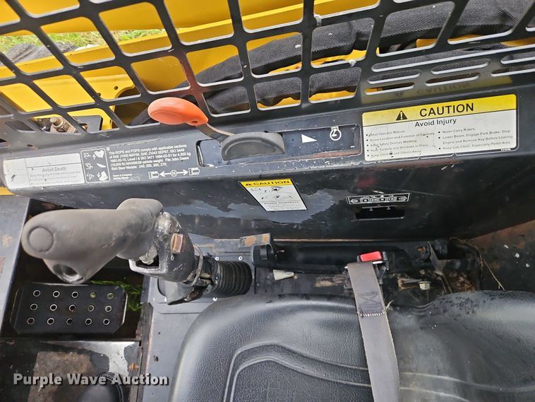 image for item EB8235 1999 John Deere 270 skid steer loader