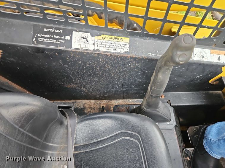 image for item EB8235 1999 John Deere 270 skid steer loader