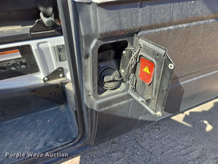 image for item EC1114 2003 Mercedes-Benz Sprinter 2500 van