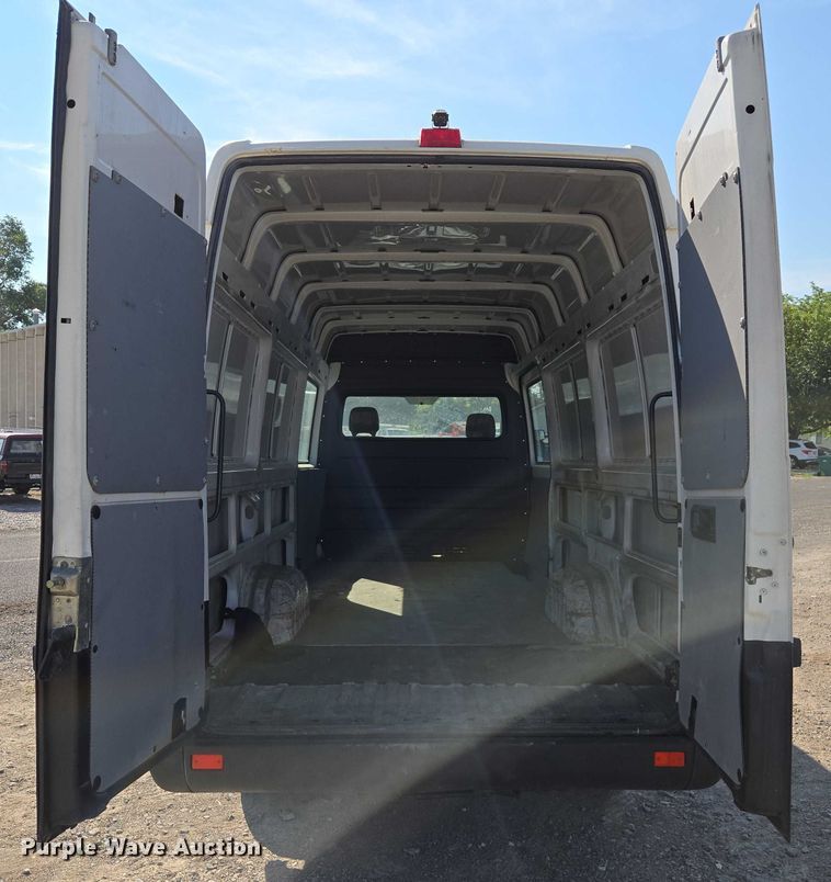 image for item EC1114 2003 Mercedes-Benz Sprinter 2500 van