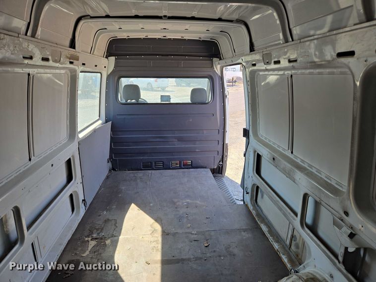 image for item EC1114 2003 Mercedes-Benz Sprinter 2500 van