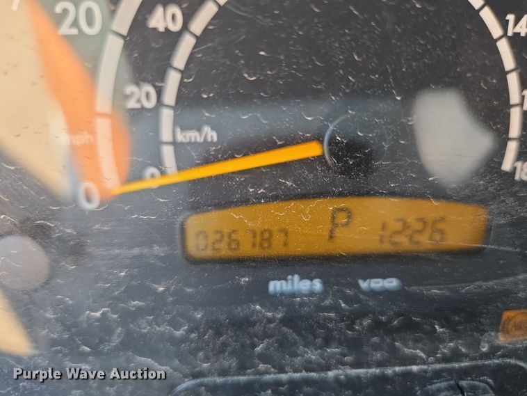 image for item EC1114 2003 Mercedes-Benz Sprinter 2500 van