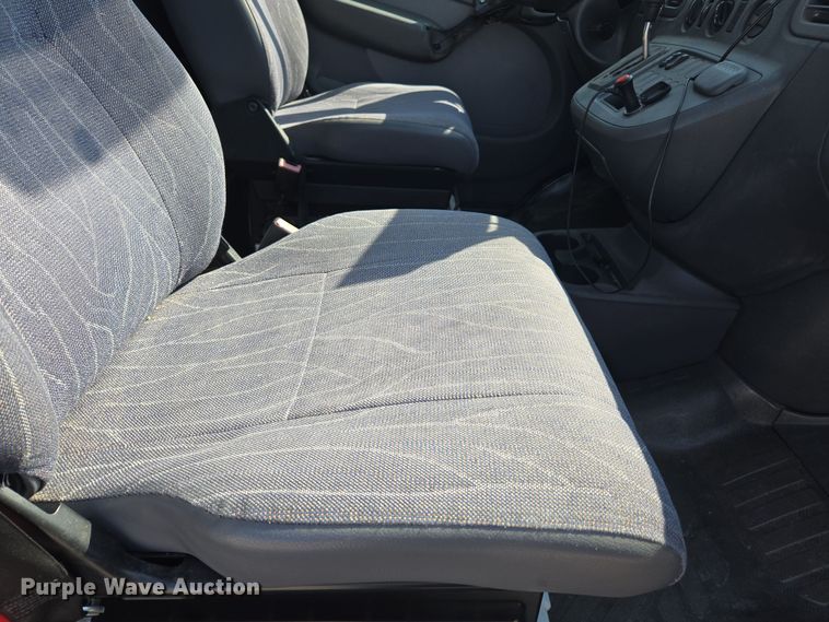 image for item EC1114 2003 Mercedes-Benz Sprinter 2500 van