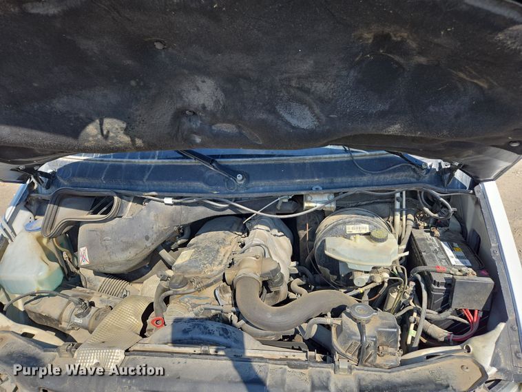 image for item EC1114 2003 Mercedes-Benz Sprinter 2500 van