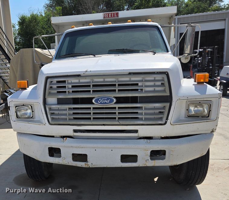 image for item EC1117 1994 Ford F600 dump truck