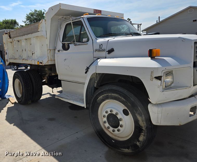 image for item EC1117 1994 Ford F600 dump truck