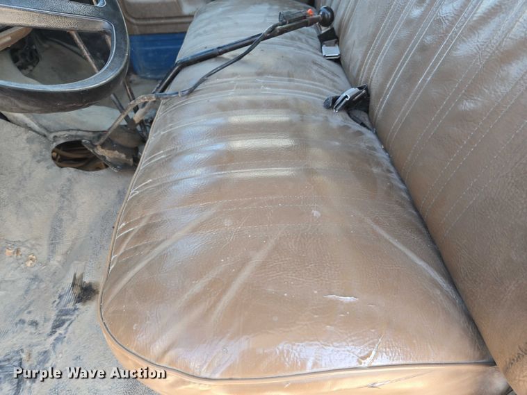 image for item EC1117 1994 Ford F600 dump truck