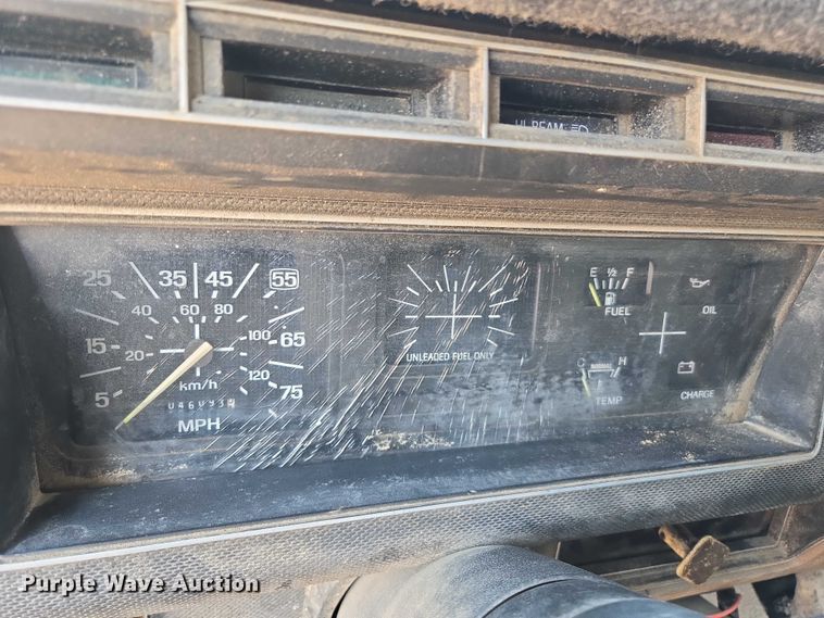 image for item EC1117 1994 Ford F600 dump truck