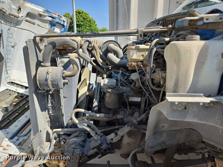 image for item EC1117 1994 Ford F600 dump truck