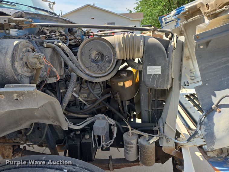 image for item EC1117 1994 Ford F600 dump truck