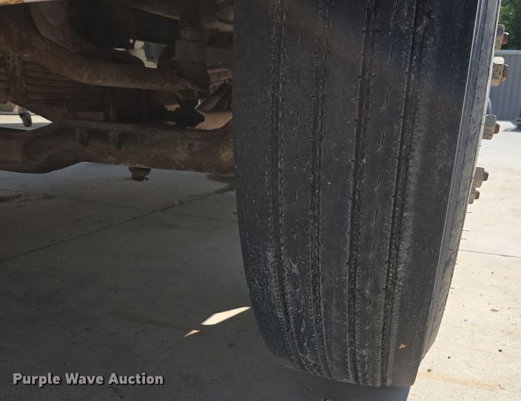 image for item EC1117 1994 Ford F600 dump truck