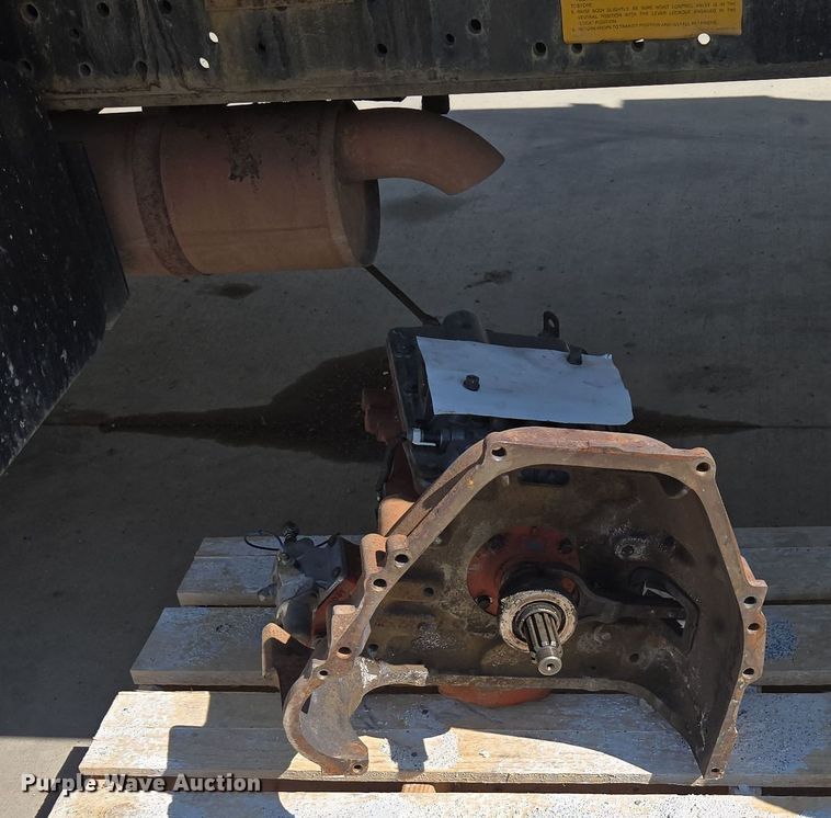 image for item EC1117 1994 Ford F600 dump truck