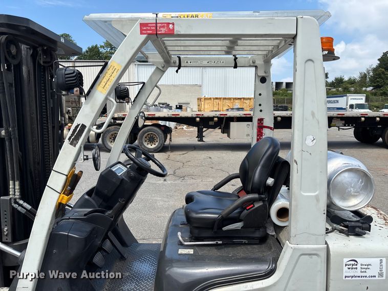 image for item EC3769 2016 UniCarriers PF50 forklift