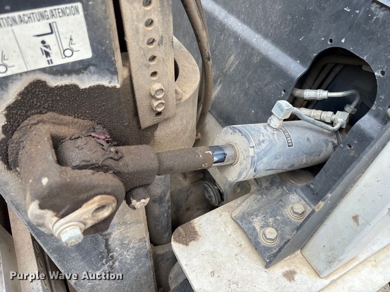 image for item EC3770 2014 Nissan PF60 forklift