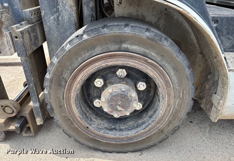 image for item EC3770 2014 Nissan PF60 forklift