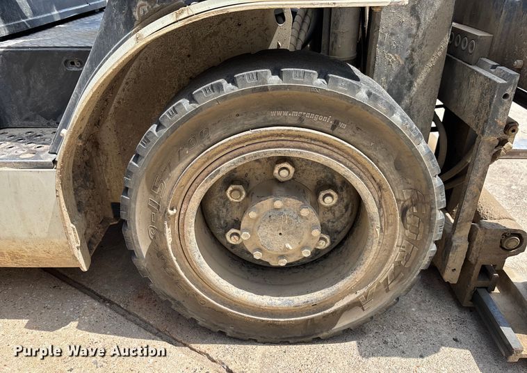 image for item EC3770 2014 Nissan PF60 forklift