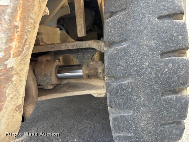 image for item EC3770 2014 Nissan PF60 forklift