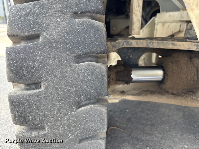 image for item EC3770 2014 Nissan PF60 forklift