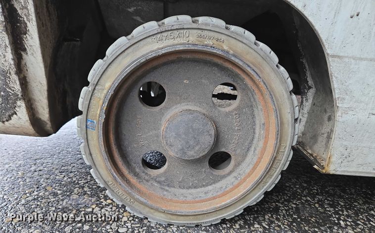 image for item EC4310 2015 Nissan CFS40LP forklift