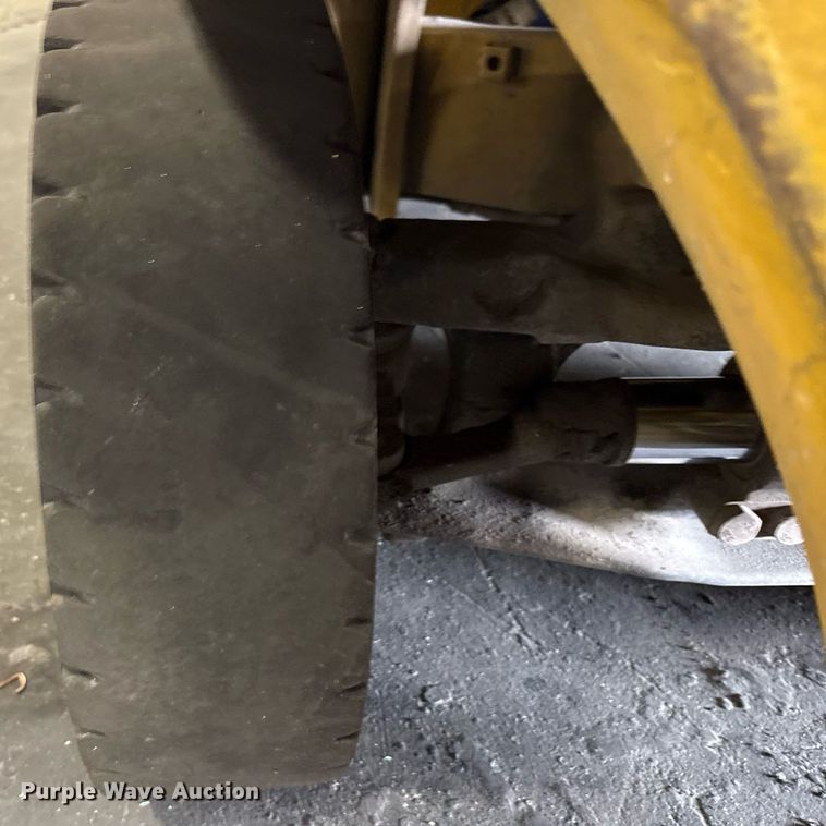 image for item EC4366 2015 Yale GLP050 forklift