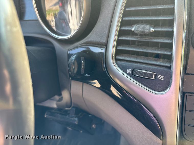 image for item EC4374 2012 Jeep Grand Cherokee SUV