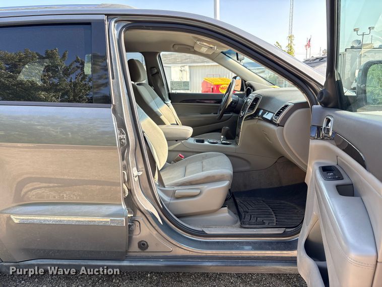 image for item EC4374 2012 Jeep Grand Cherokee SUV