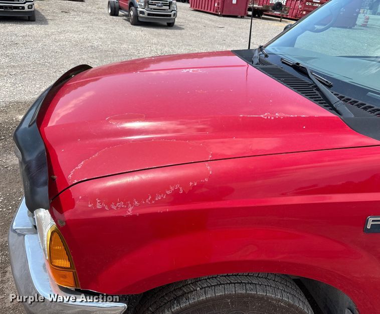 image for item EC4388 2000 Ford F350 Super Duty XLT pickup truck cab and chassis