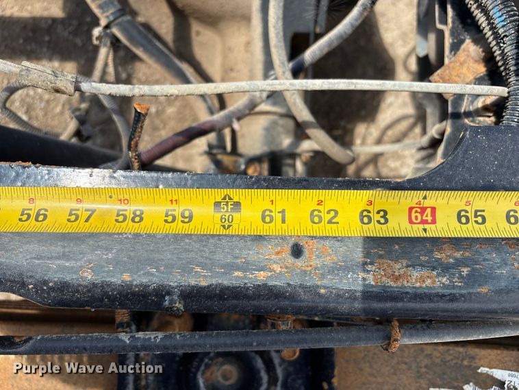 image for item EC4388 2000 Ford F350 Super Duty XLT pickup truck cab and chassis