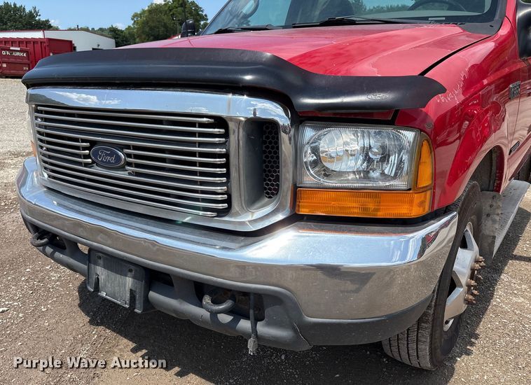 image for item EC4388 2000 Ford F350 Super Duty XLT pickup truck cab and chassis
