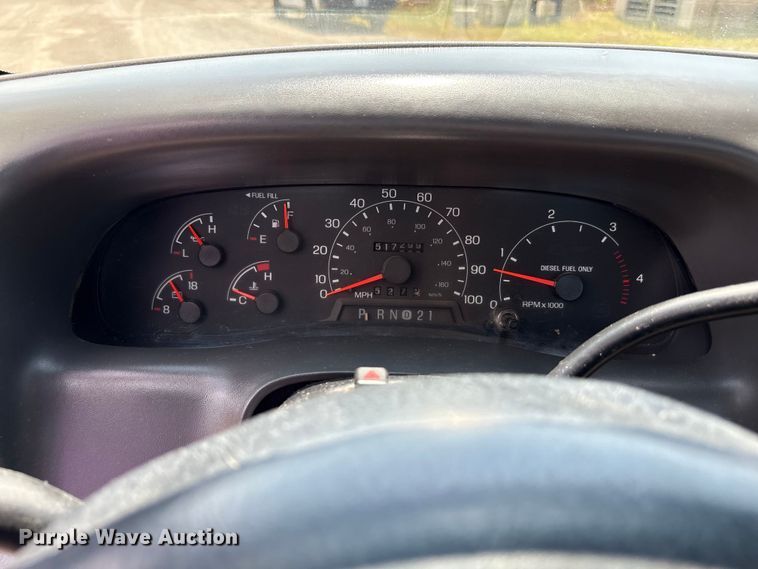 image for item EC4388 2000 Ford F350 Super Duty XLT pickup truck cab and chassis