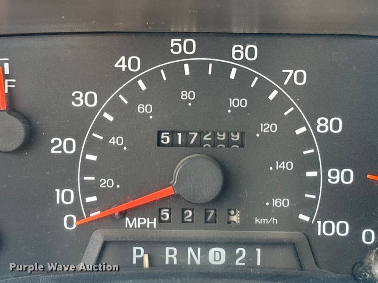 image for item EC4388 2000 Ford F350 Super Duty XLT pickup truck cab and chassis