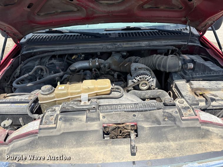 image for item EC4388 2000 Ford F350 Super Duty XLT pickup truck cab and chassis