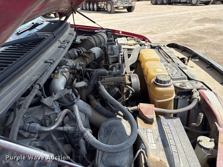 image for item EC4388 2000 Ford F350 Super Duty XLT pickup truck cab and chassis