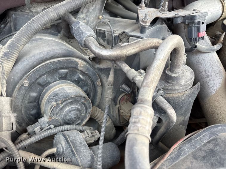 image for item EC4388 2000 Ford F350 Super Duty XLT pickup truck cab and chassis