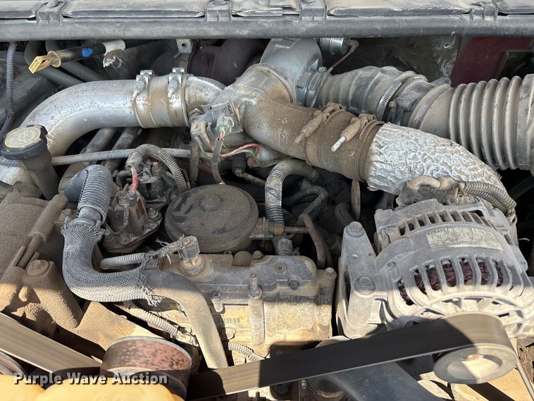 image for item EC4388 2000 Ford F350 Super Duty XLT pickup truck cab and chassis