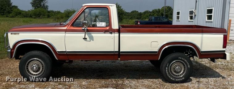 image for item ED2194 1984 Ford F250 pickup truck