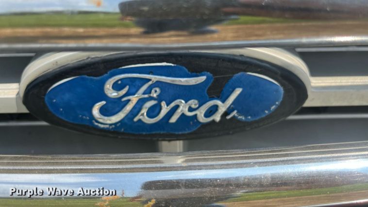 image for item ED2194 1984 Ford F250 pickup truck