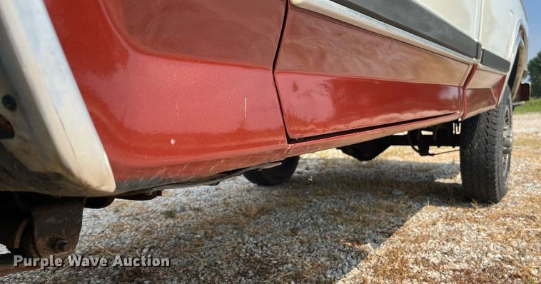 image for item ED2194 1984 Ford F250 pickup truck