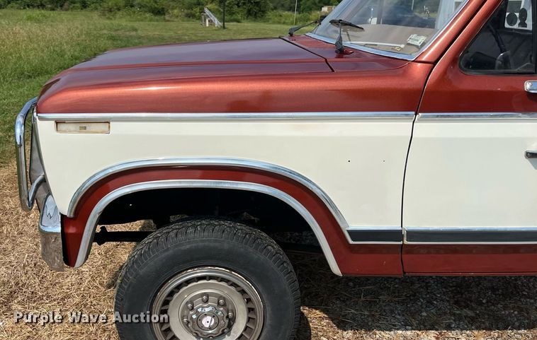 image for item ED2194 1984 Ford F250 pickup truck